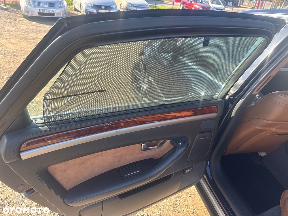 Audi A8 4.2 quattro Langversion - 23