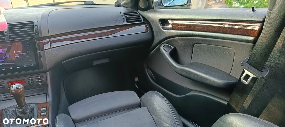 BMW Seria 3 330ix - 13