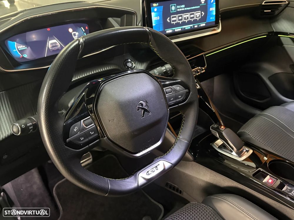 Peugeot e-208 GT - 10