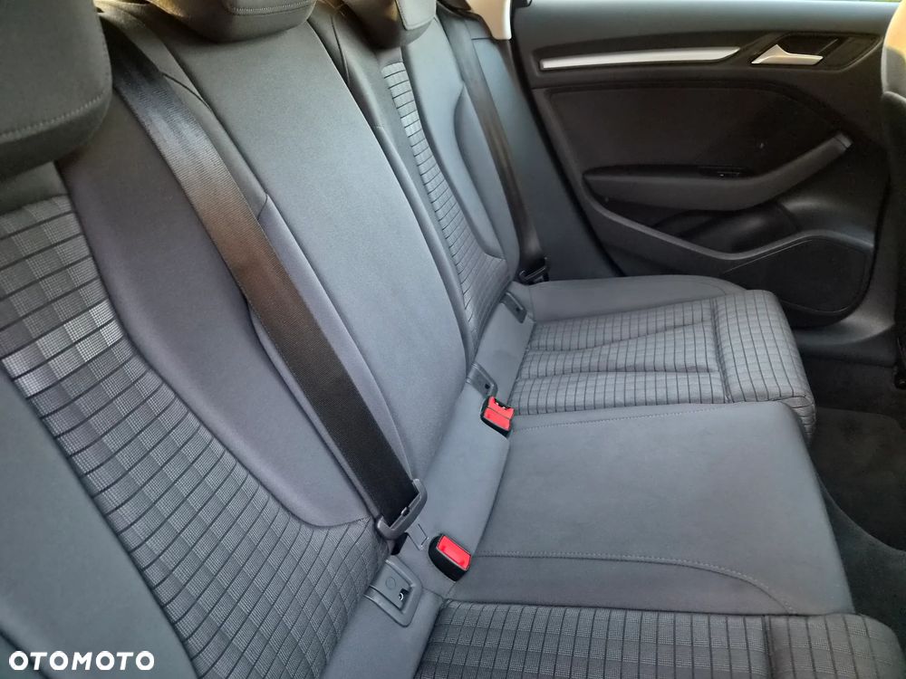 Audi A3 Sportback 1.4 TFSI Ambition - 29