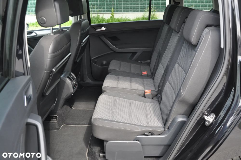 Volkswagen Touran 2.0 TDI SCR Comfortline - 22
