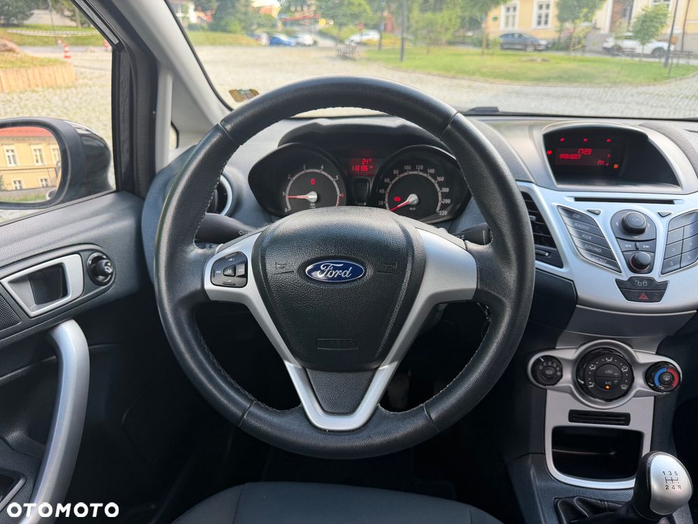Ford Fiesta 1.25 Champions Edition - 31