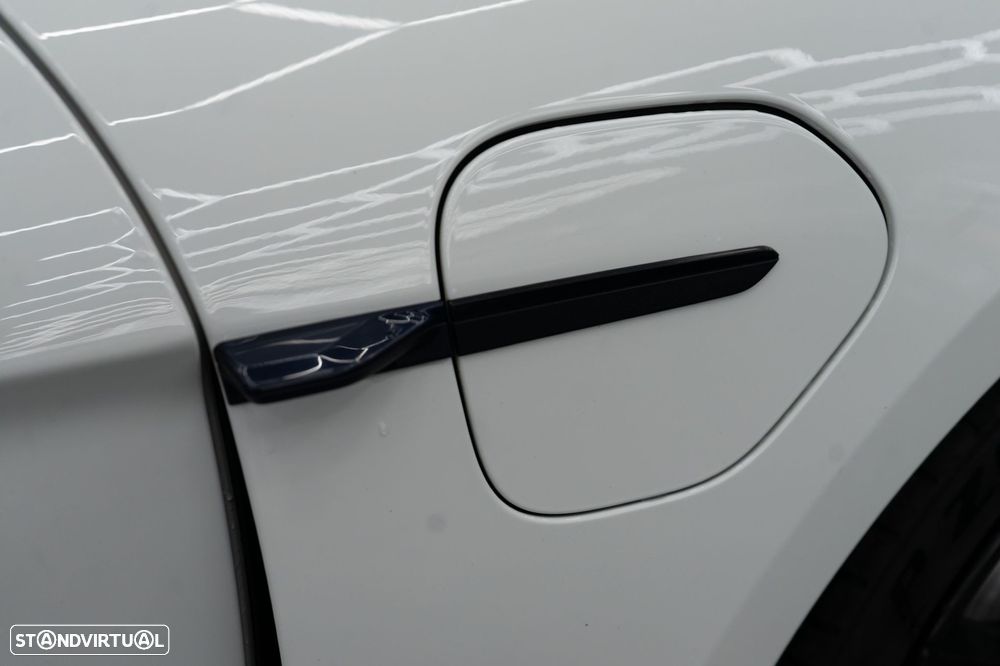 Porsche Taycan Turbo - 18