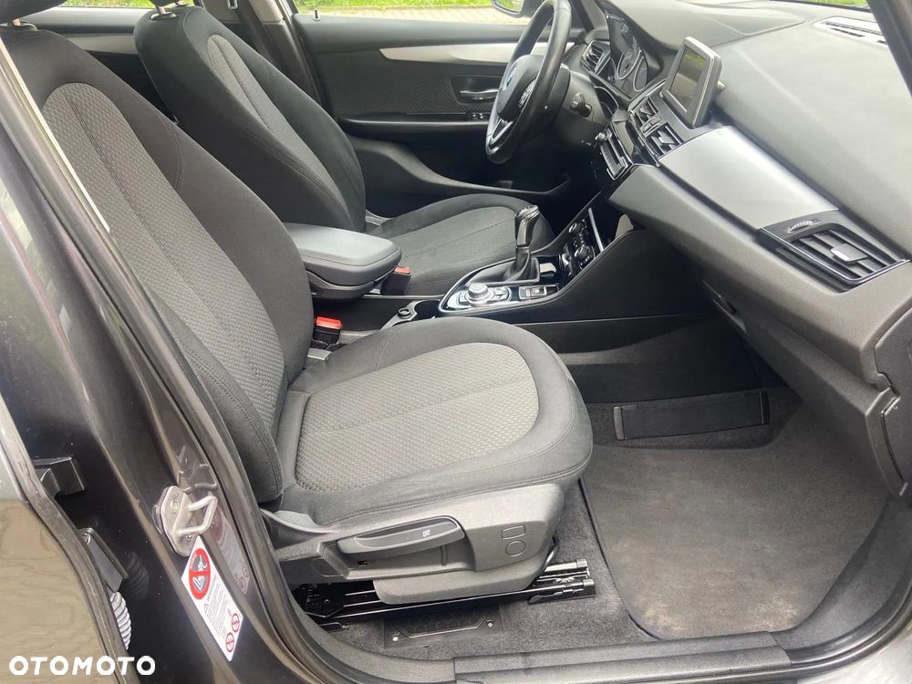BMW Seria 2 218i - 14