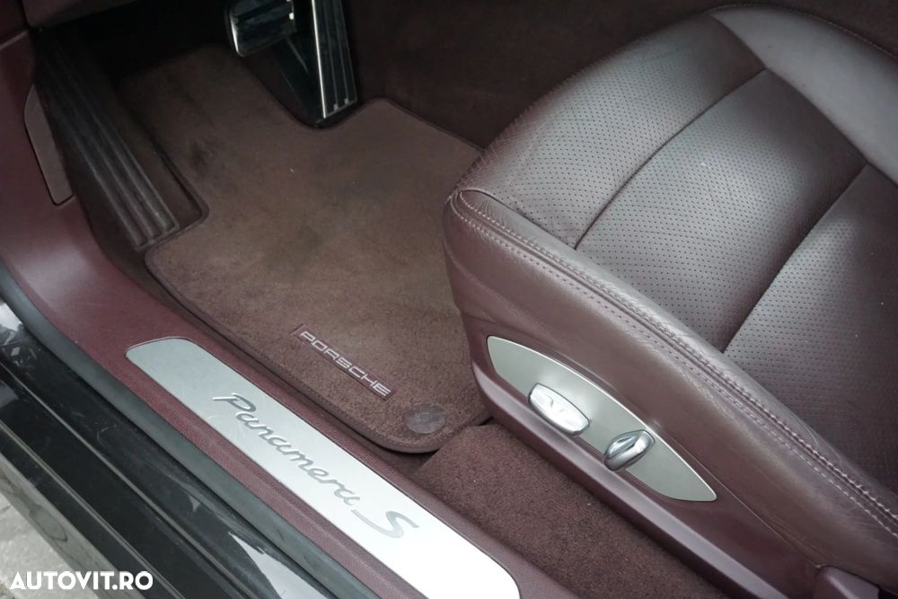 Porsche Panamera - 31