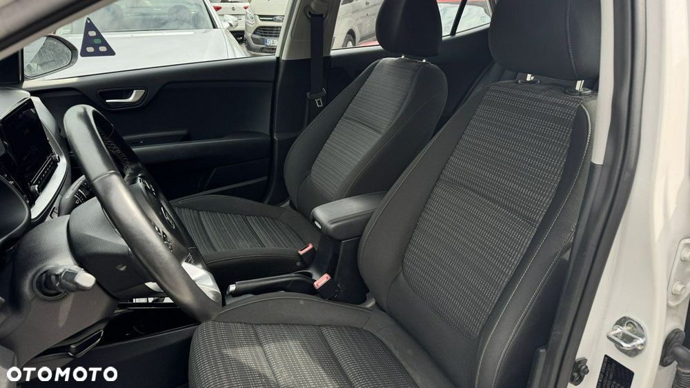Kia Stonic - 23
