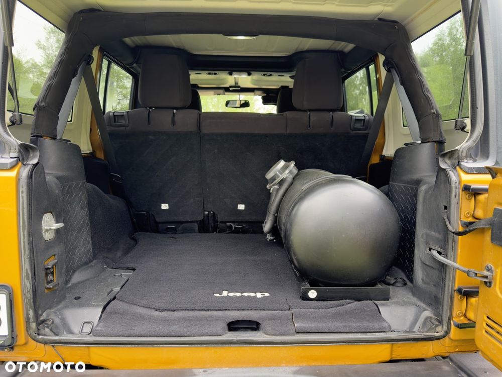 Jeep Wrangler - 16