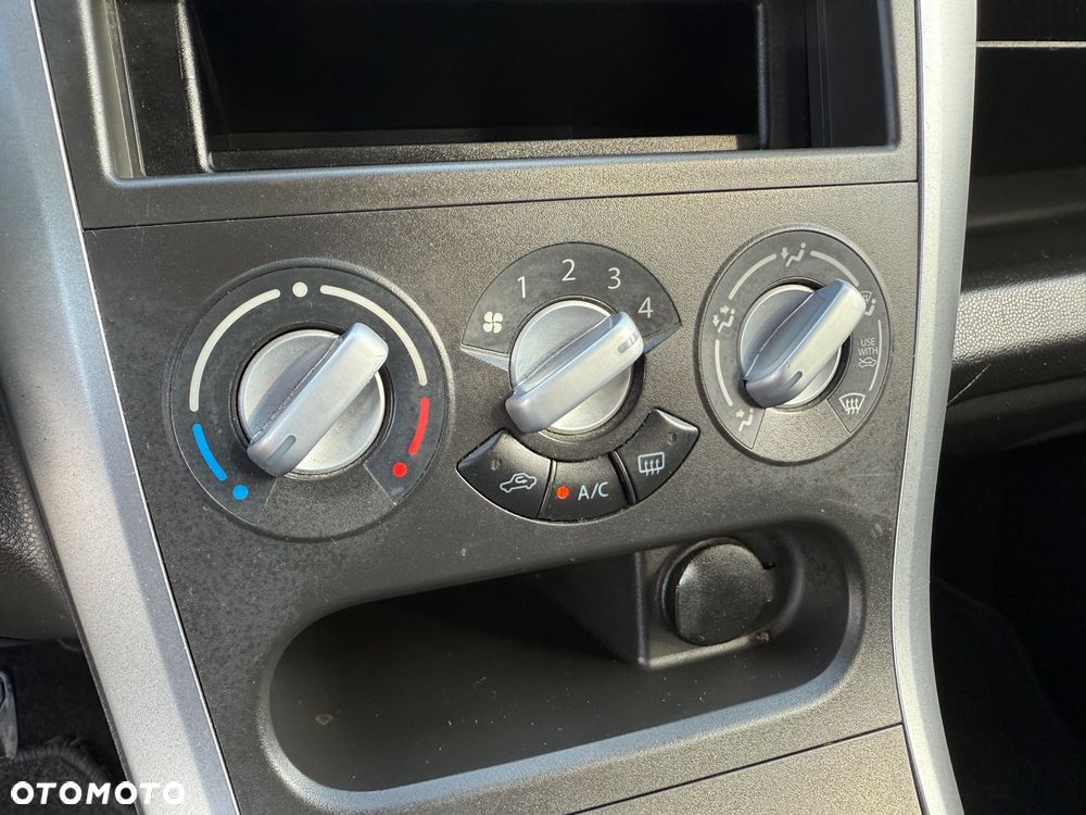 Suzuki Splash 1.0 Comfort - 17