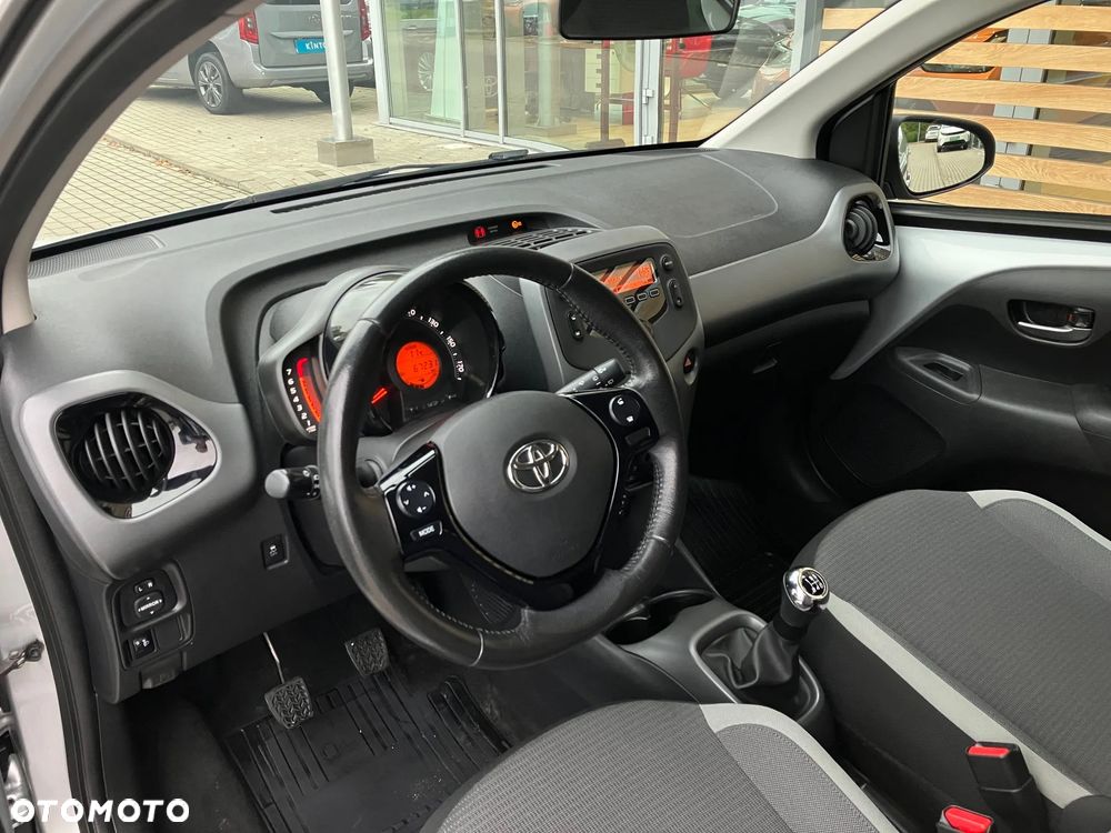 Toyota Aygo x-play - 29