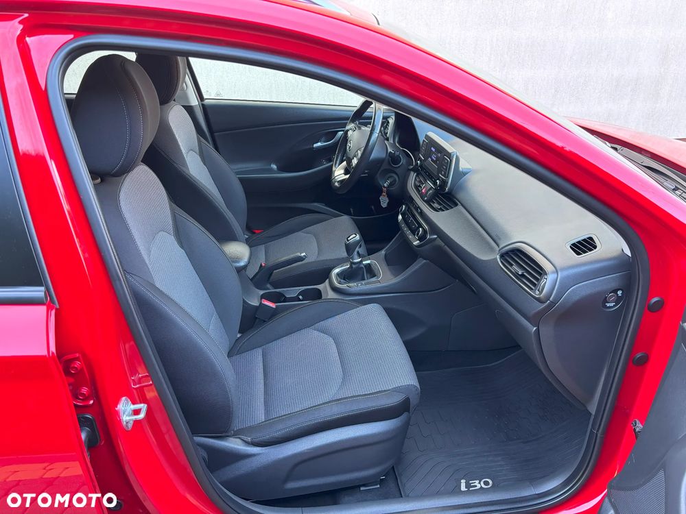 Hyundai i30 1.5 DPI Modern - 24
