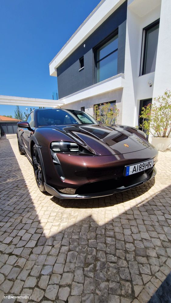 Porsche Taycan Cross Turismo 4 - 6