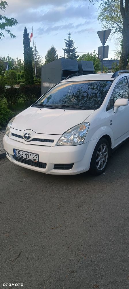 Toyota Corolla Verso 2.0 D-4D Prestige - 2