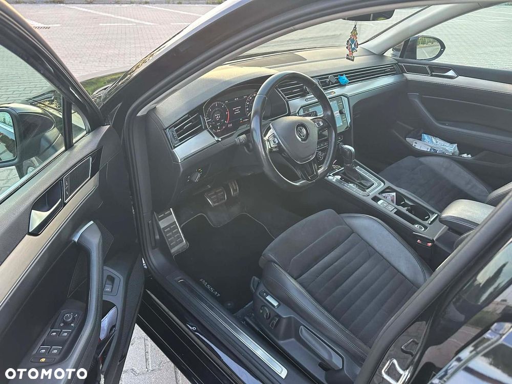 Volkswagen Passat 2.0 TDI SCR DSG Comfortline - 13