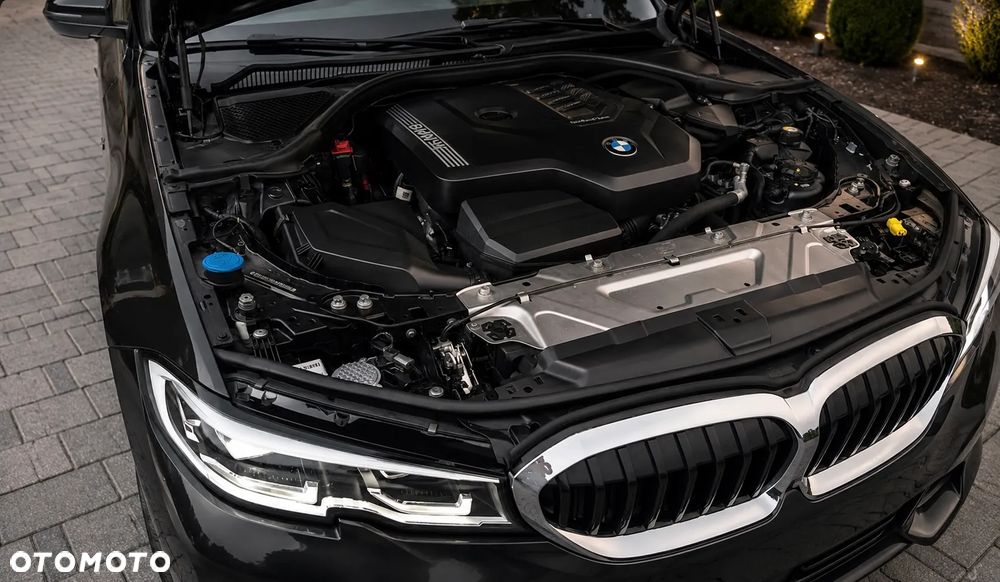BMW Seria 3 320i M Sport - 8