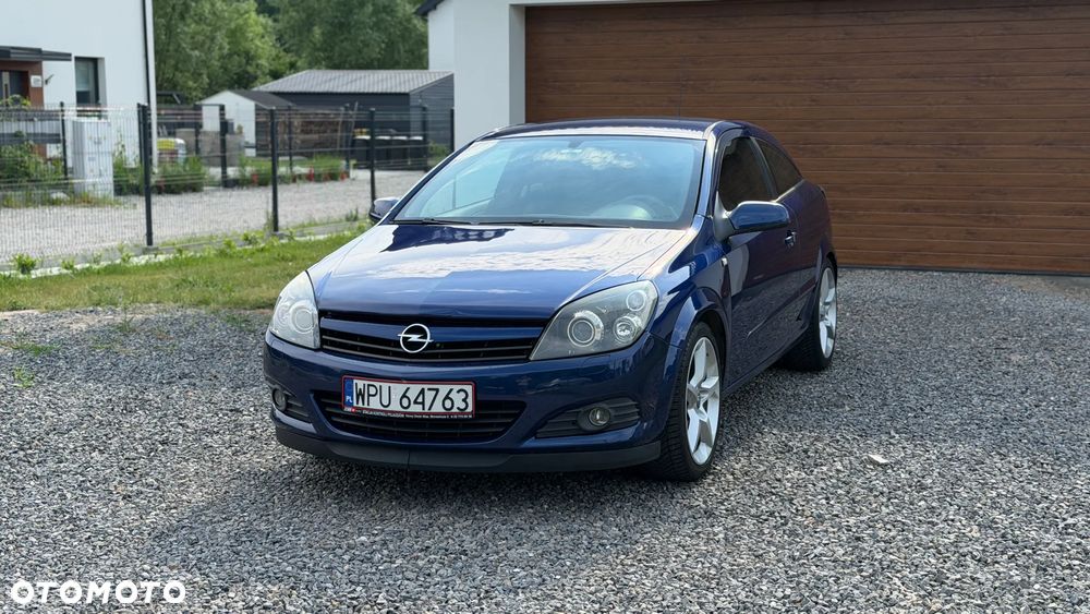 Opel Astra 2.0 T Cosmo - 3