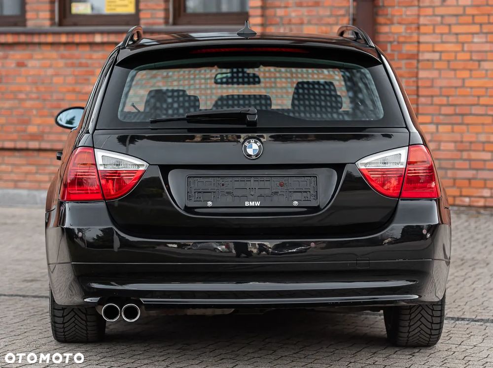 BMW Seria 3 330i - 11