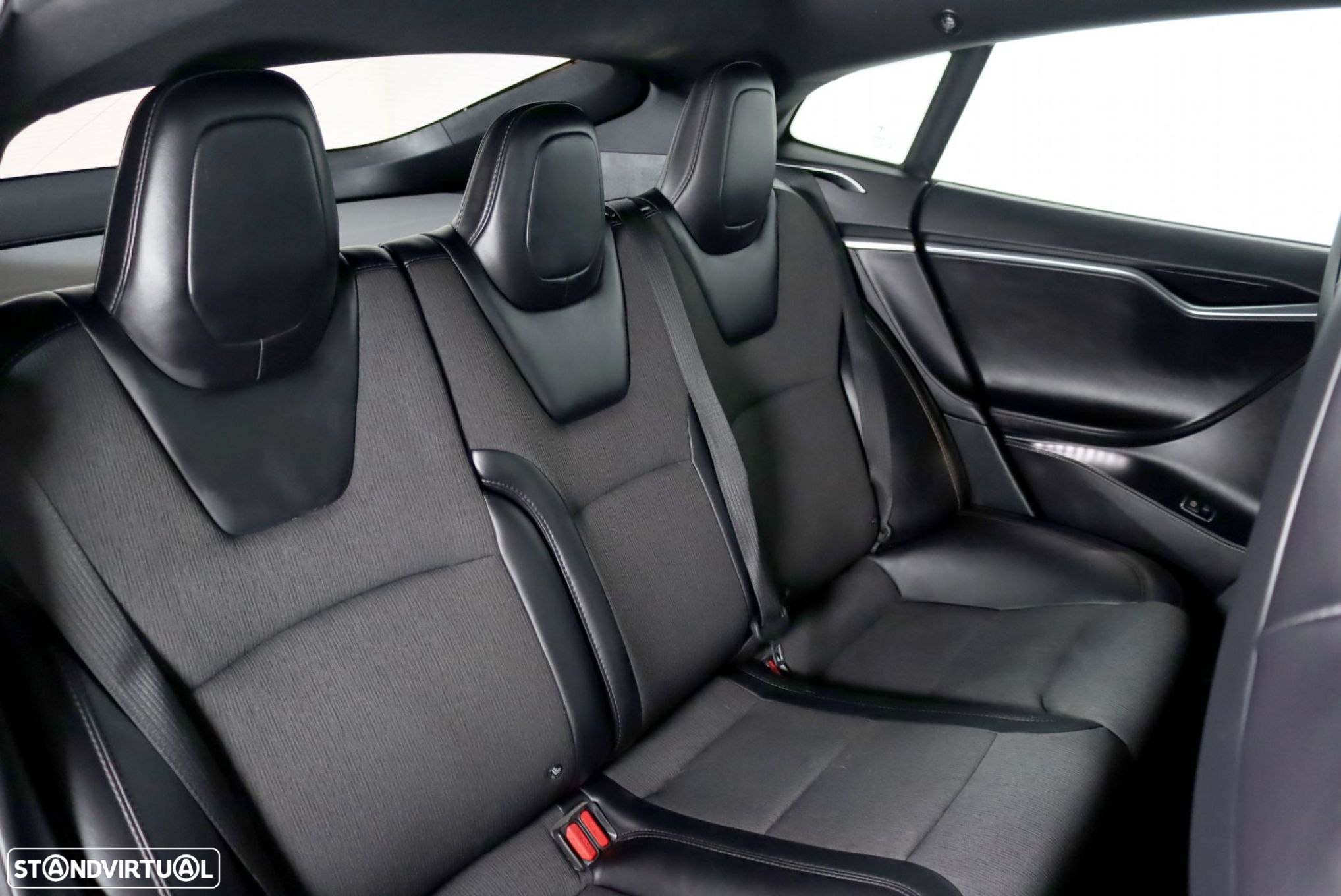 Tesla Model S - 27
