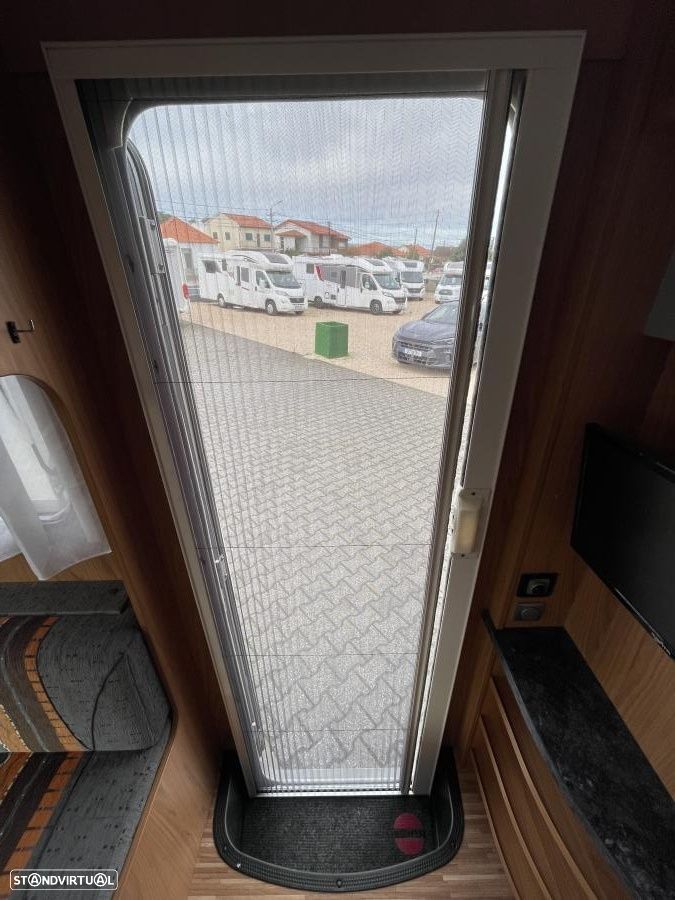 Burstner Privilége T615 cama francesa - 30