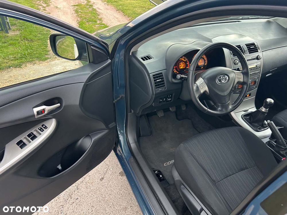 Toyota Corolla 1.6 VVT-i Premium - 10