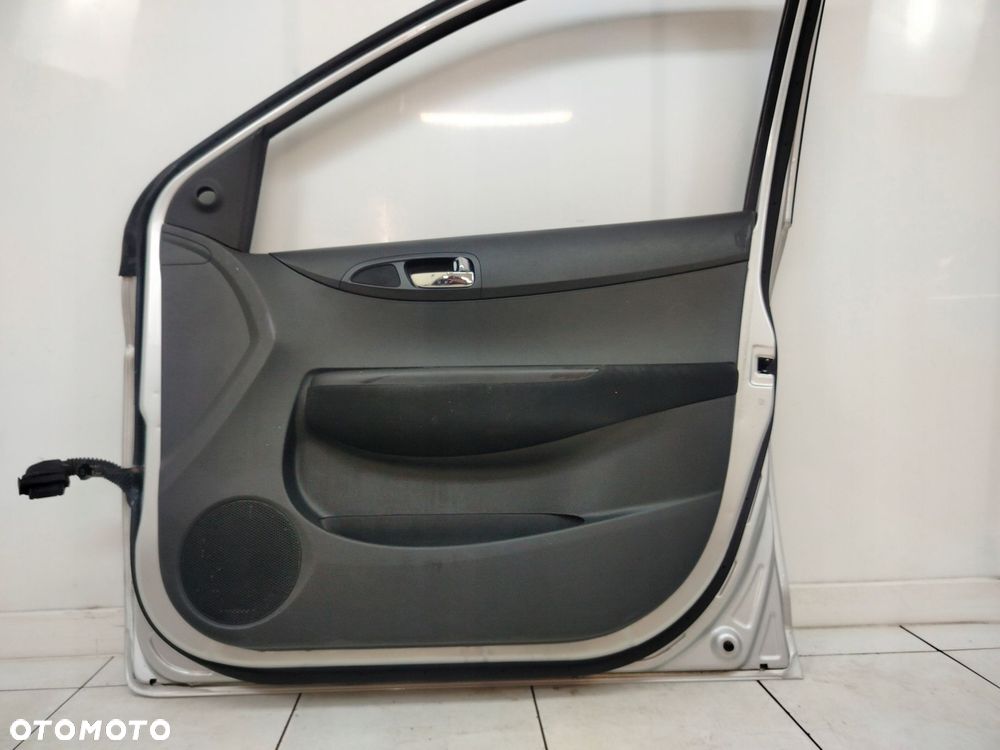 hyundai i20 i 08r- drzwi prawe przednie prawy przód rys - 13