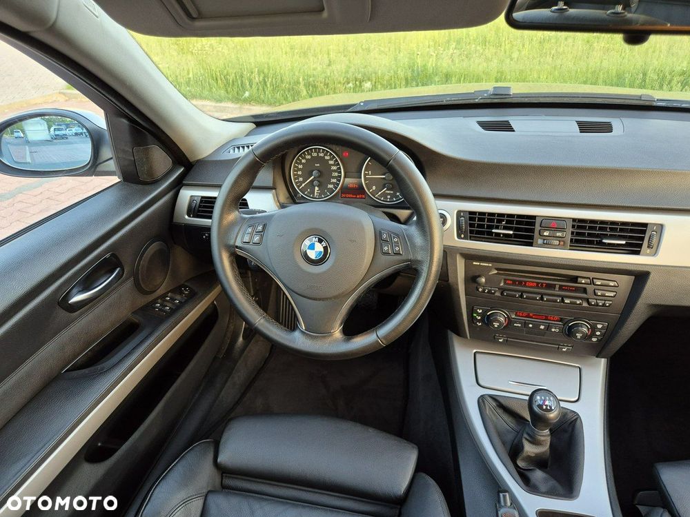 BMW Seria 3 320d - 11