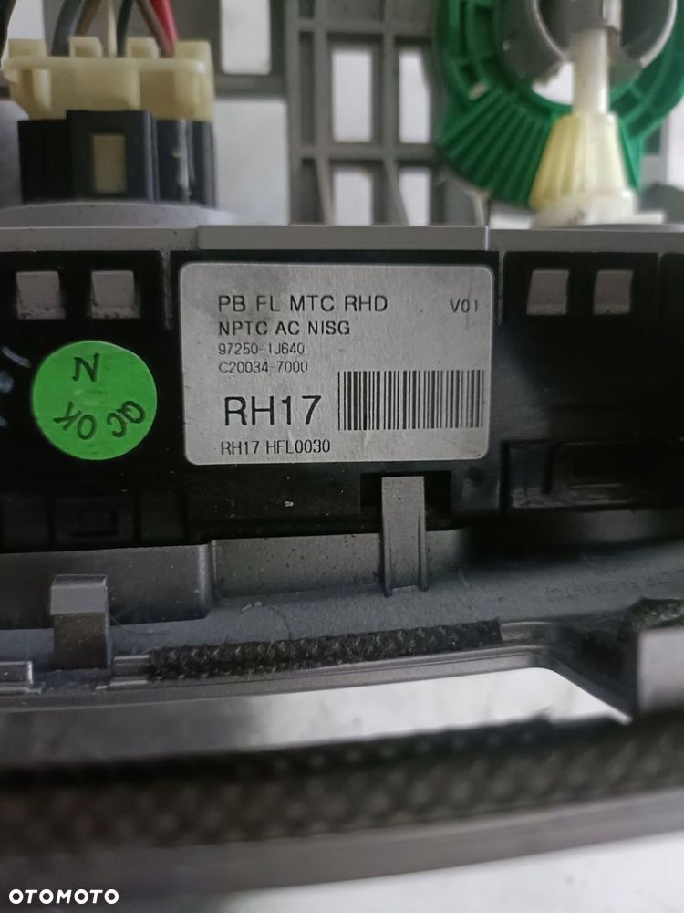 HYUNDAI i20 I 08-12 r. PANEL STEROWANIA KLIMATYZACJI RAMKA KRATKI - 4