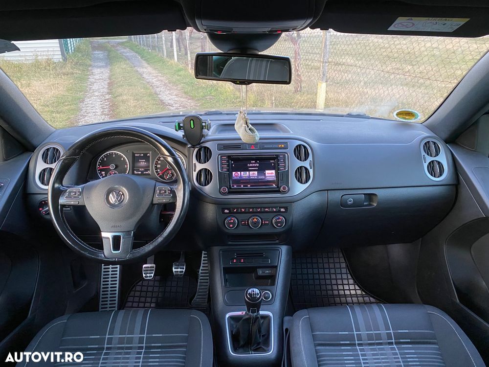 Volkswagen Tiguan - 33