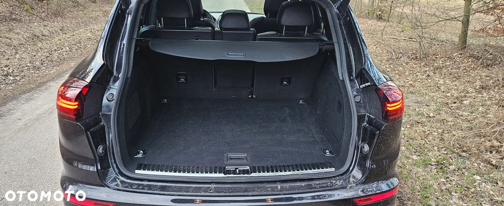 Porsche Cayenne - 21