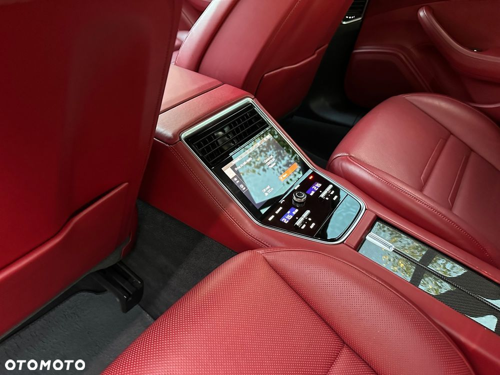 Porsche Panamera 4 E-Hybrid 10 Years Edition - 20