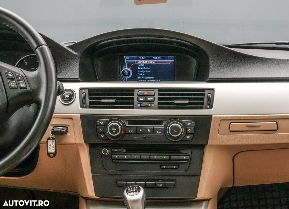 BMW Seria 3 320d EfficientDynamics Edition - 19