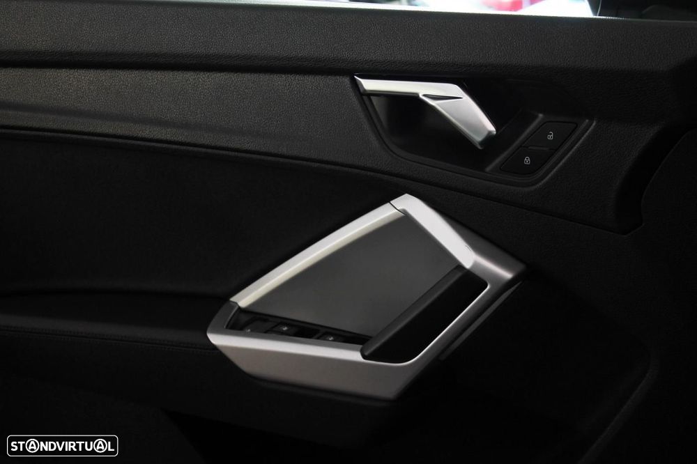 Audi Q3 45 TFSIe S tronic S line - 27