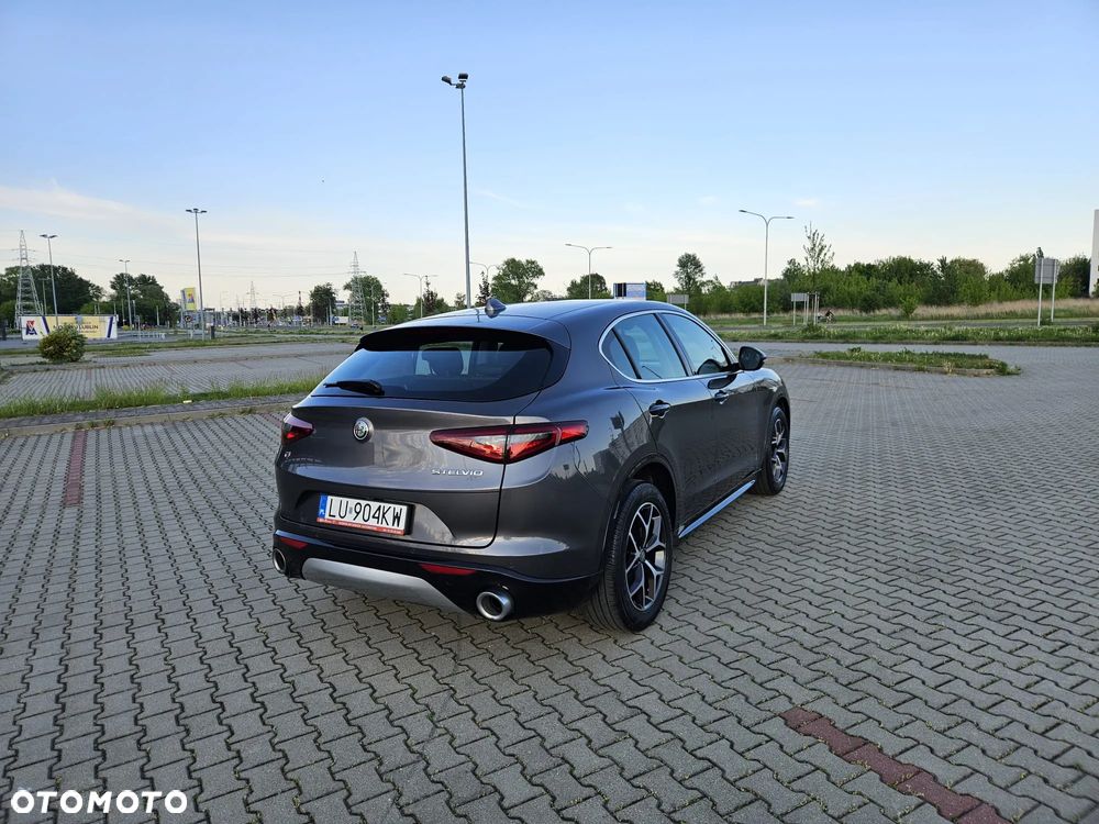 Alfa Romeo Stelvio 2.0 Turbo TI Q4 - 6