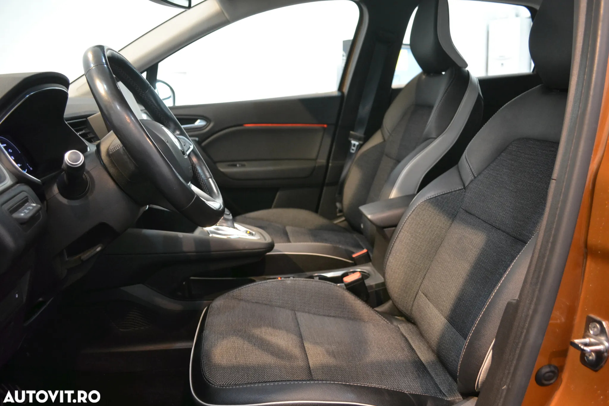 Renault Captur E-Tech Plug-In-Hybrid Intens - 6