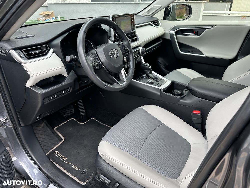 Toyota RAV4 - 9