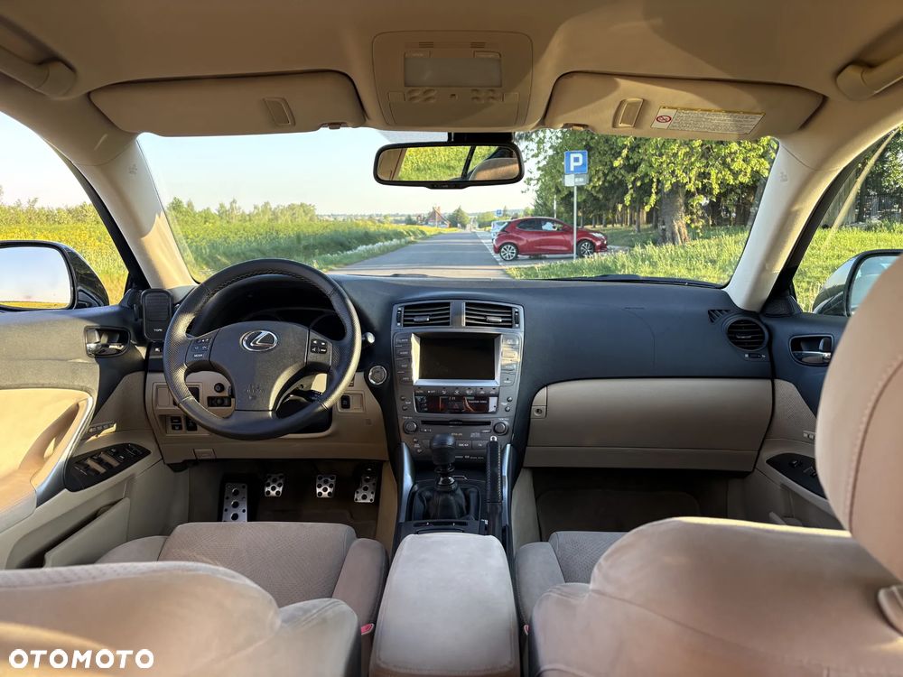 Lexus IS 220d Sport Line - 9