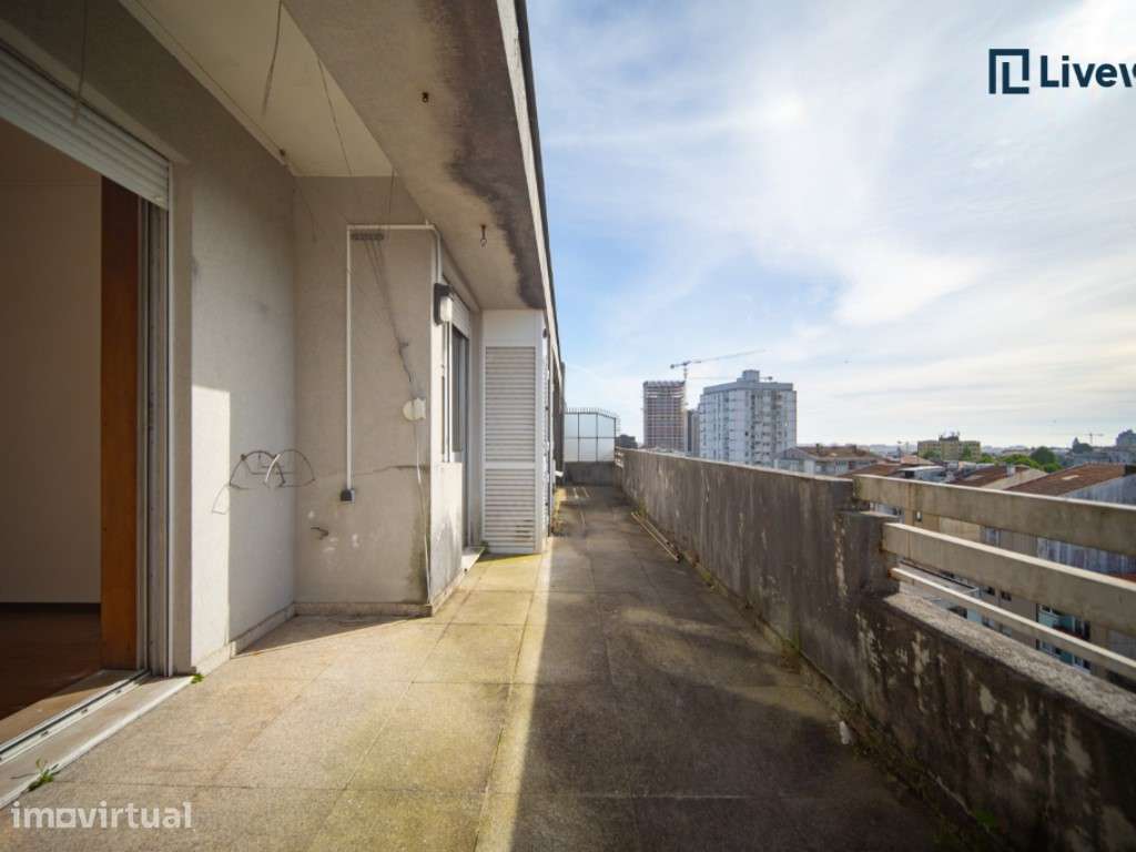 Penthouse T6 convertido em T5 Av. Fernão Magalhães - Grande imagem: 5/34