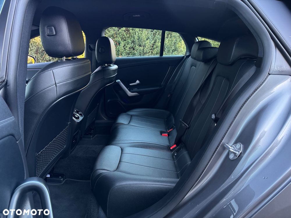 Mercedes-Benz CLA - 23