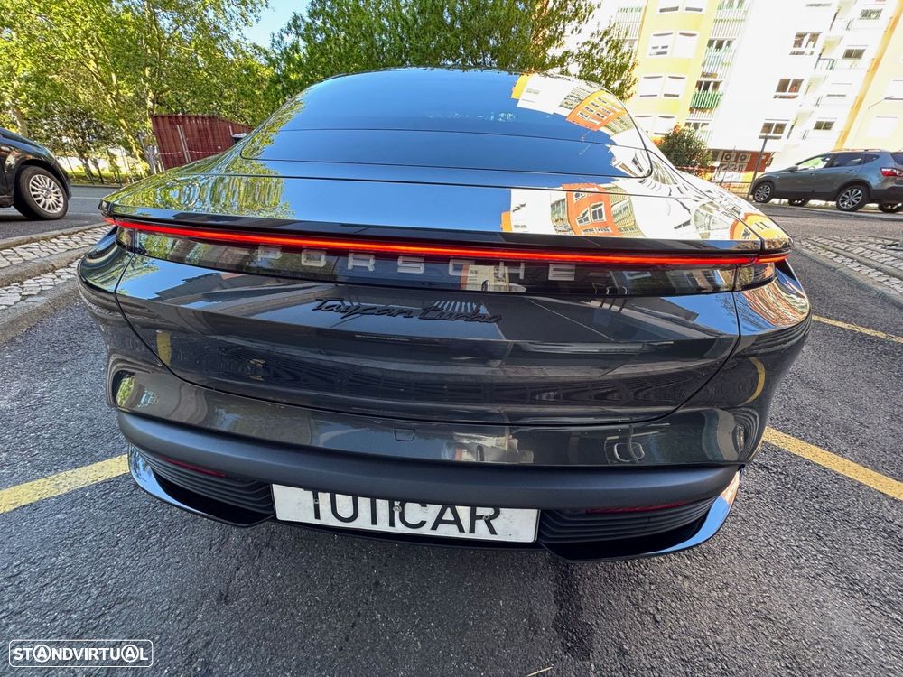 Porsche Taycan Turbo - 6