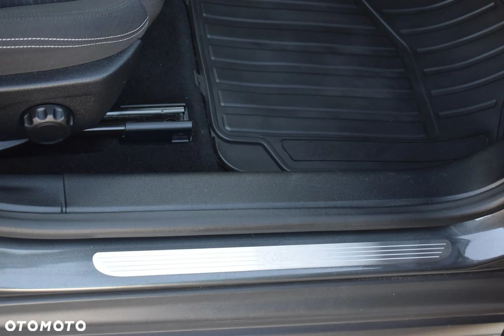 Ford Focus 1.0 EcoBoost Active Business - 14