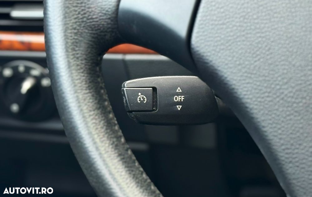 BMW Seria 3 318i Aut. - 20