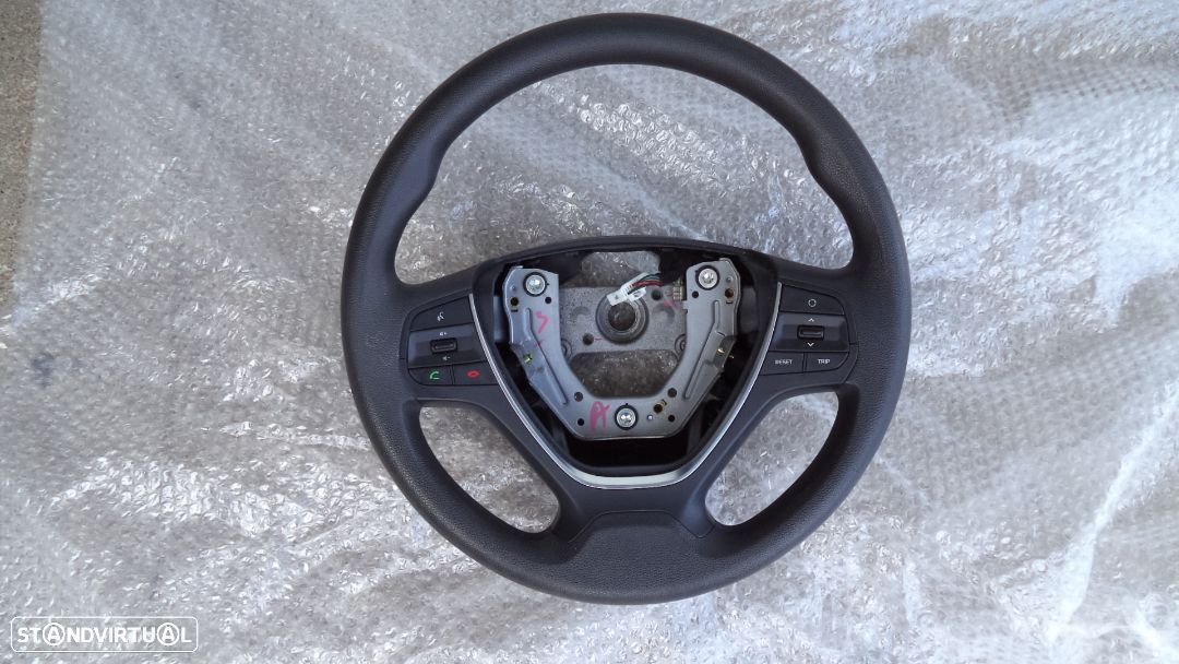 Volante  com comandos Hyundai i 20 ano 2016 muito bom estado - 1