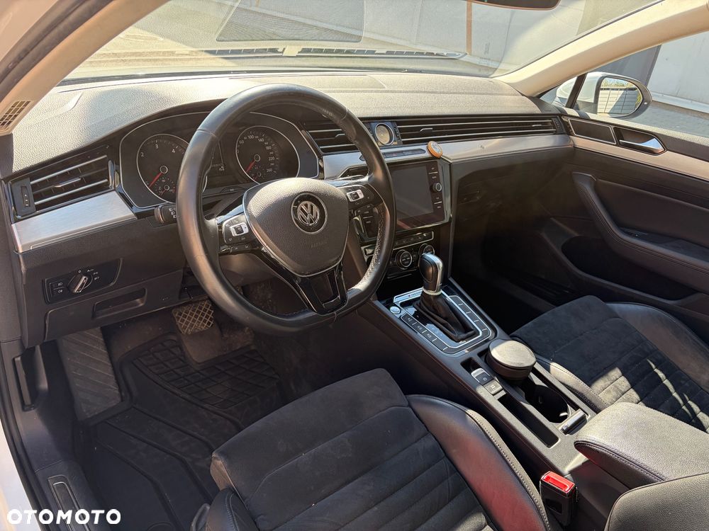 Volkswagen Passat 2.0 TDI BMT 4Mot Highline DSG - 16