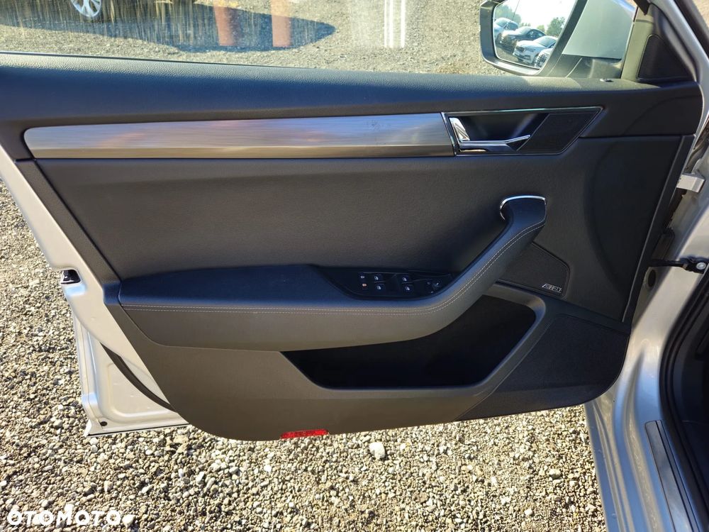 Skoda Superb 2.0 TDI SCR 4x4 Style DSG - 27