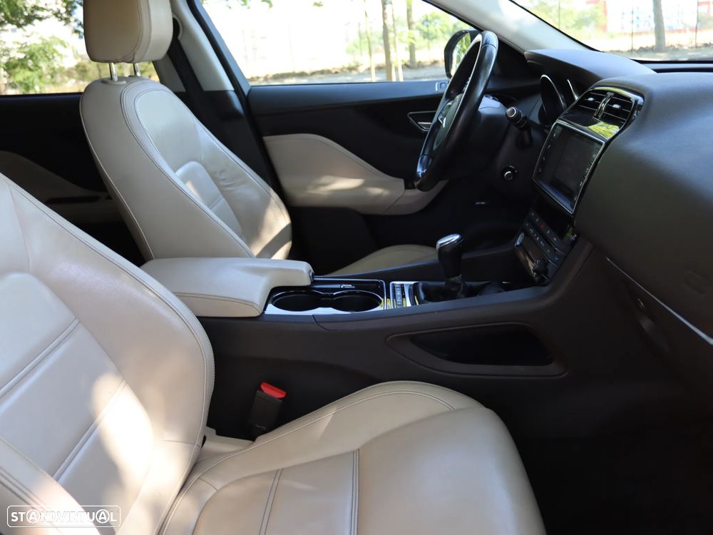 Jaguar F-Pace 2.0 i4D Prestige AWD Aut. - 7