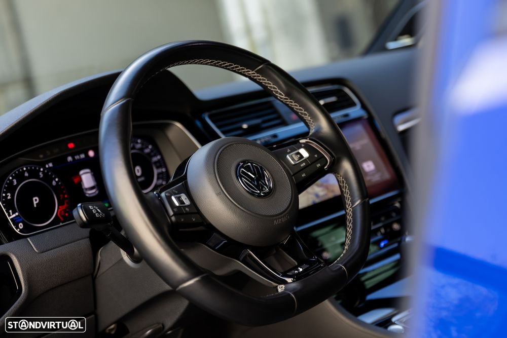 VW Golf R 4Motion BlueMotion DSG - 24
