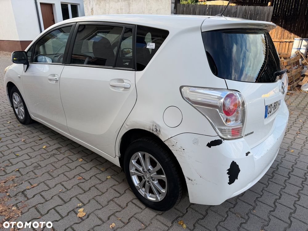 Toyota Corolla Verso 2012 photo 4