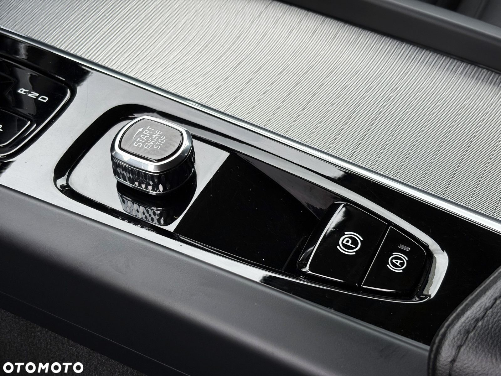 Volvo V60 Cross Country - 21