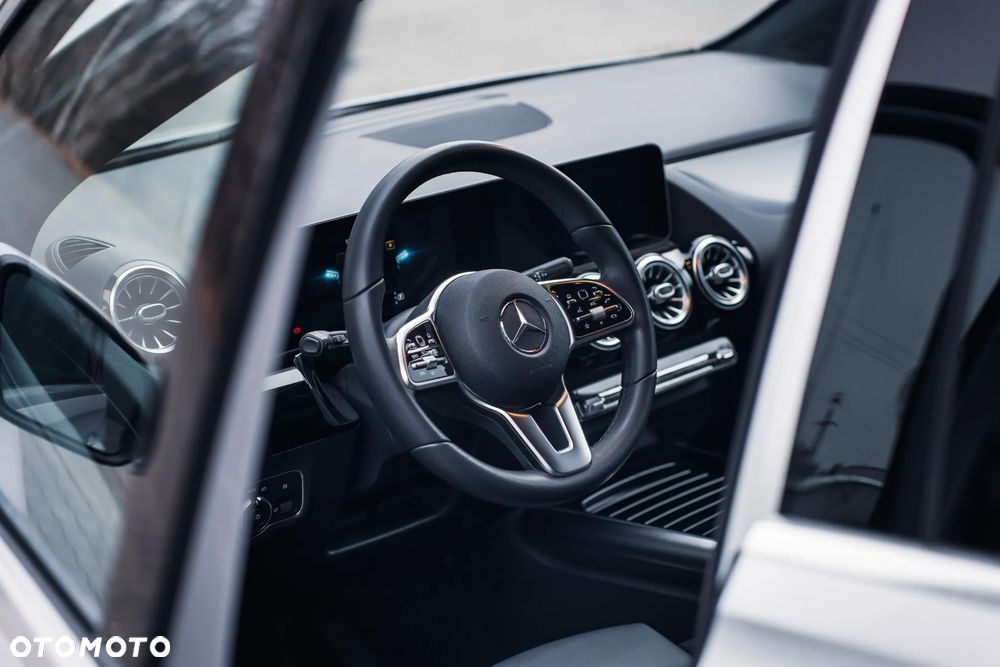 Mercedes-Benz Klasa B 220 4-Matic 7G-DCT - 40