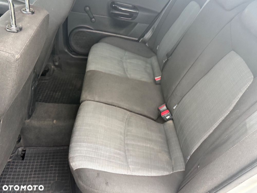 Kia Ceed 1.4 L - 6