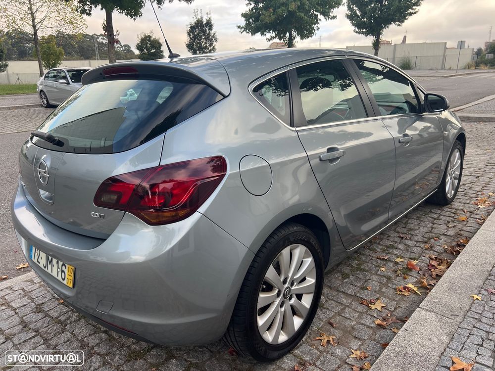 Opel Astra 1.7 CDTi Cosmo - 4